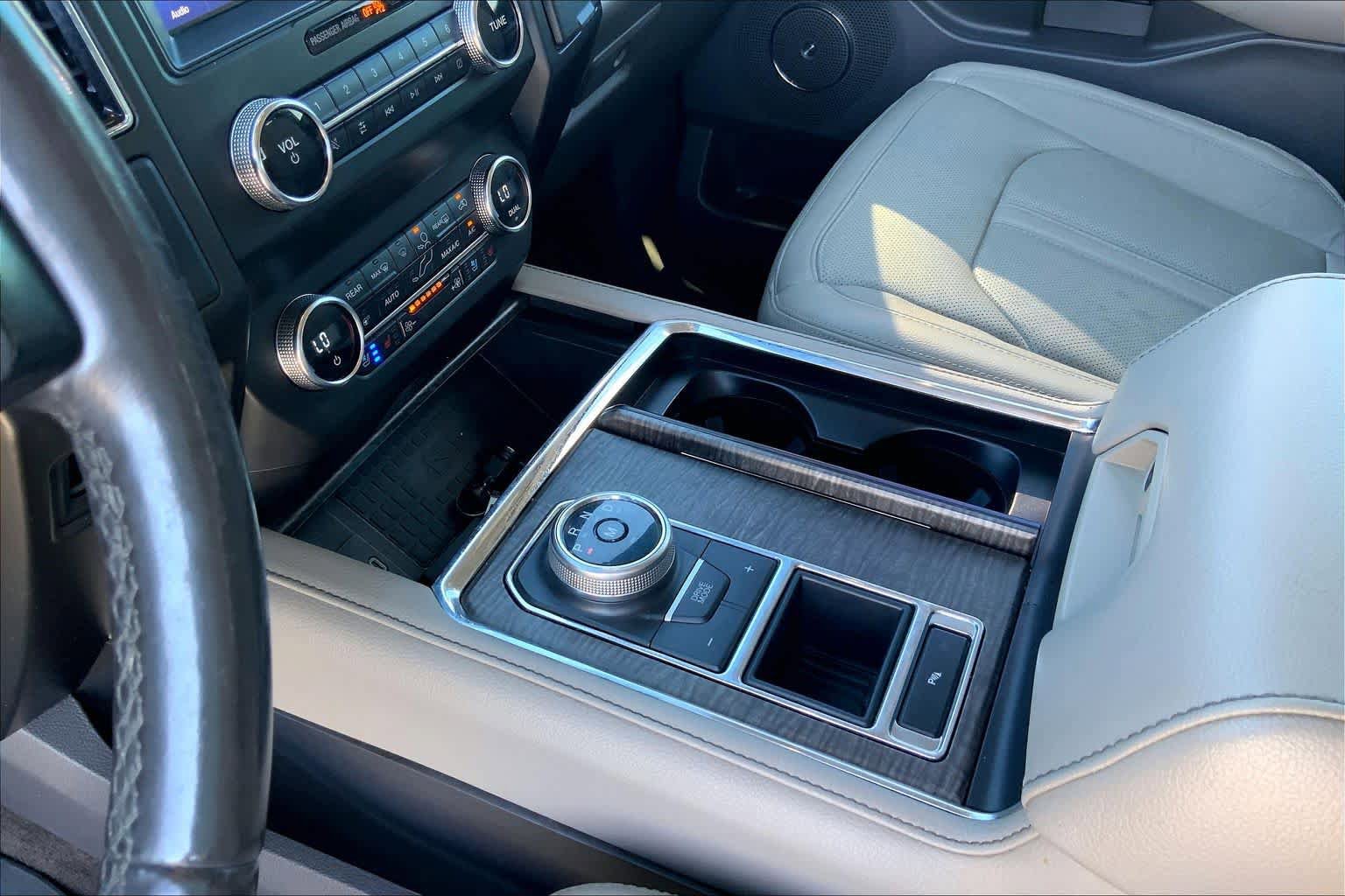 Used 2020 Ford Expedition Max Limited RWD image 16