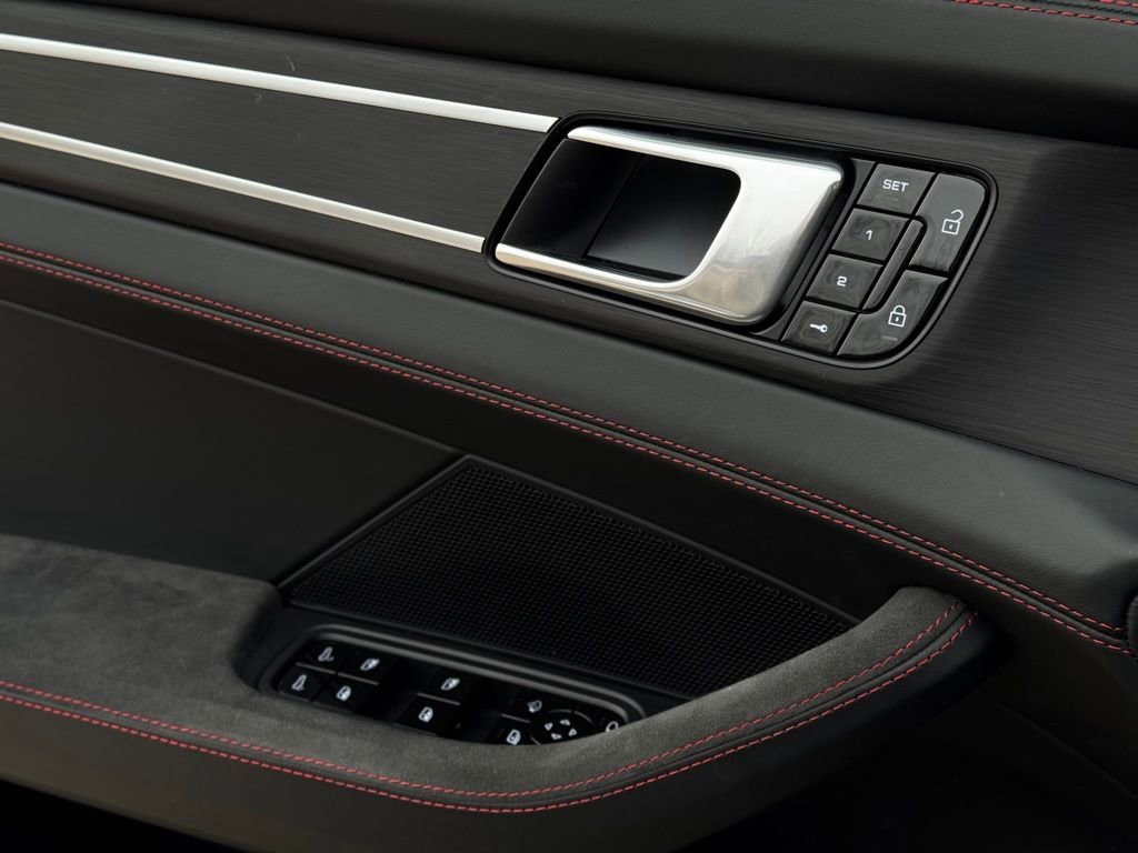 Used 2019 Porsche Panamera GTS image 22