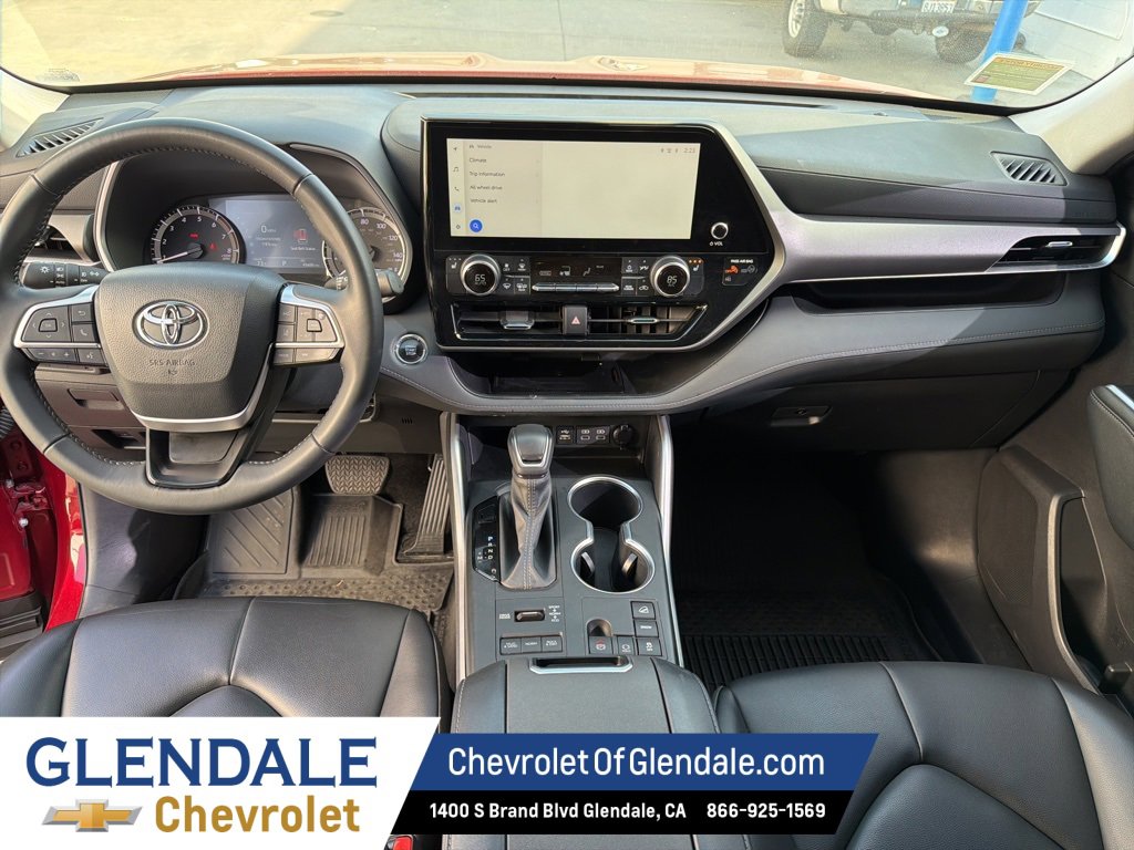 Used 2023 Toyota Highlander XLE image 19