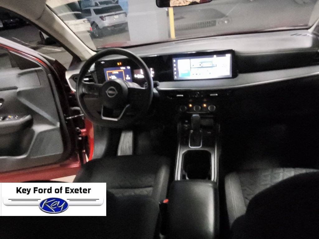 Used 2025 Nissan Kicks SV AWD/4WD image 18