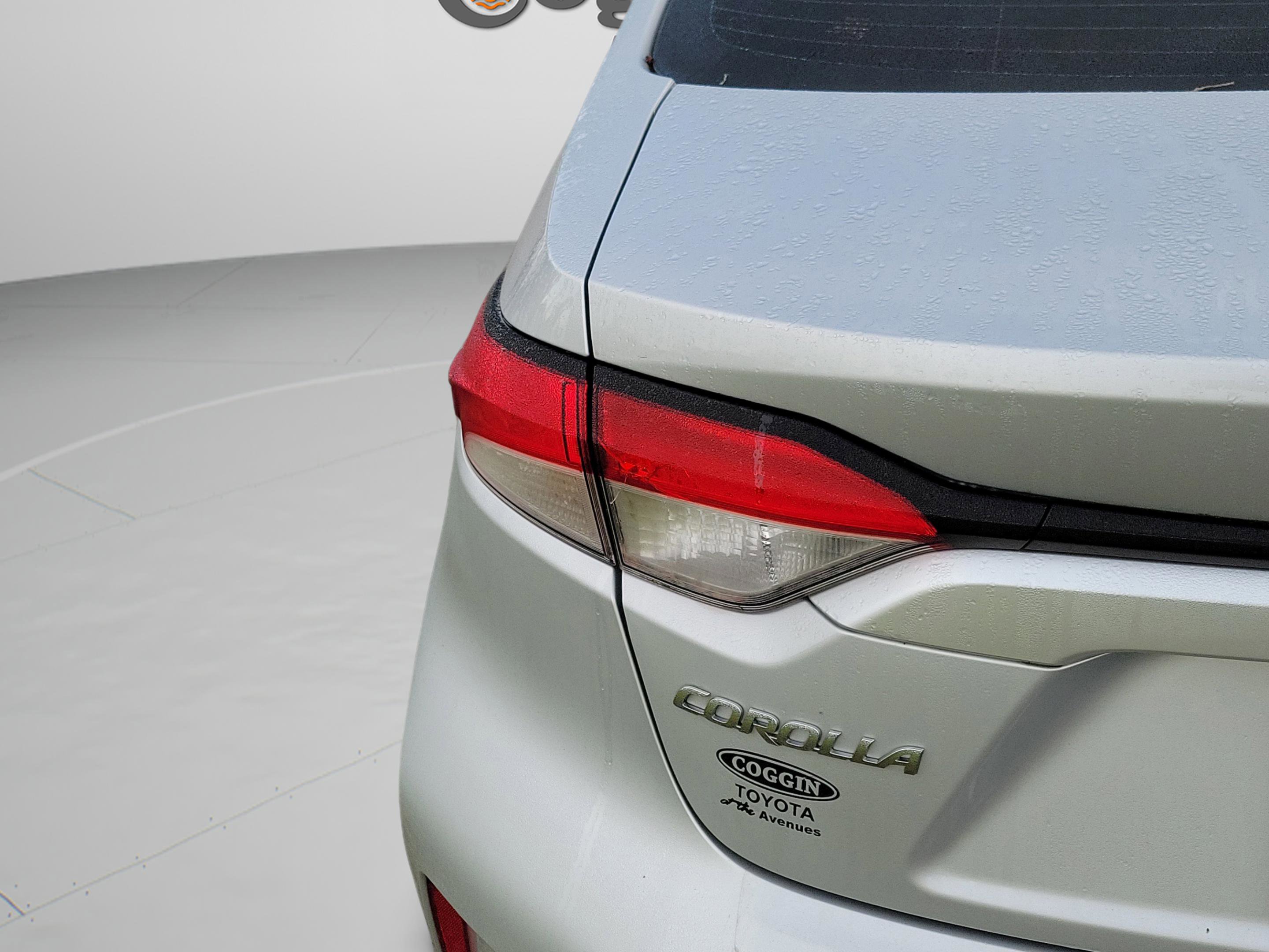 Used 2022 Toyota Corolla LE w/ LE Convenience Package FWD image 22