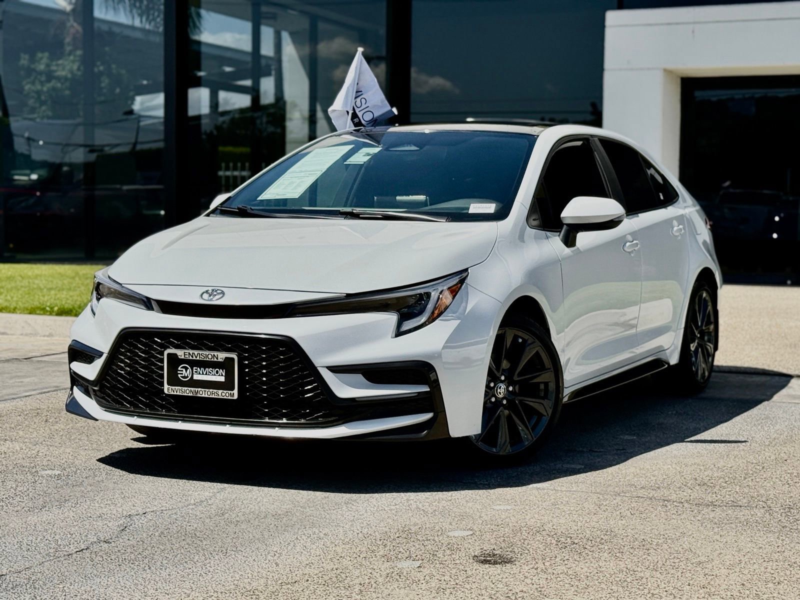 Used 2024 Toyota Corolla XSE FWD image 2