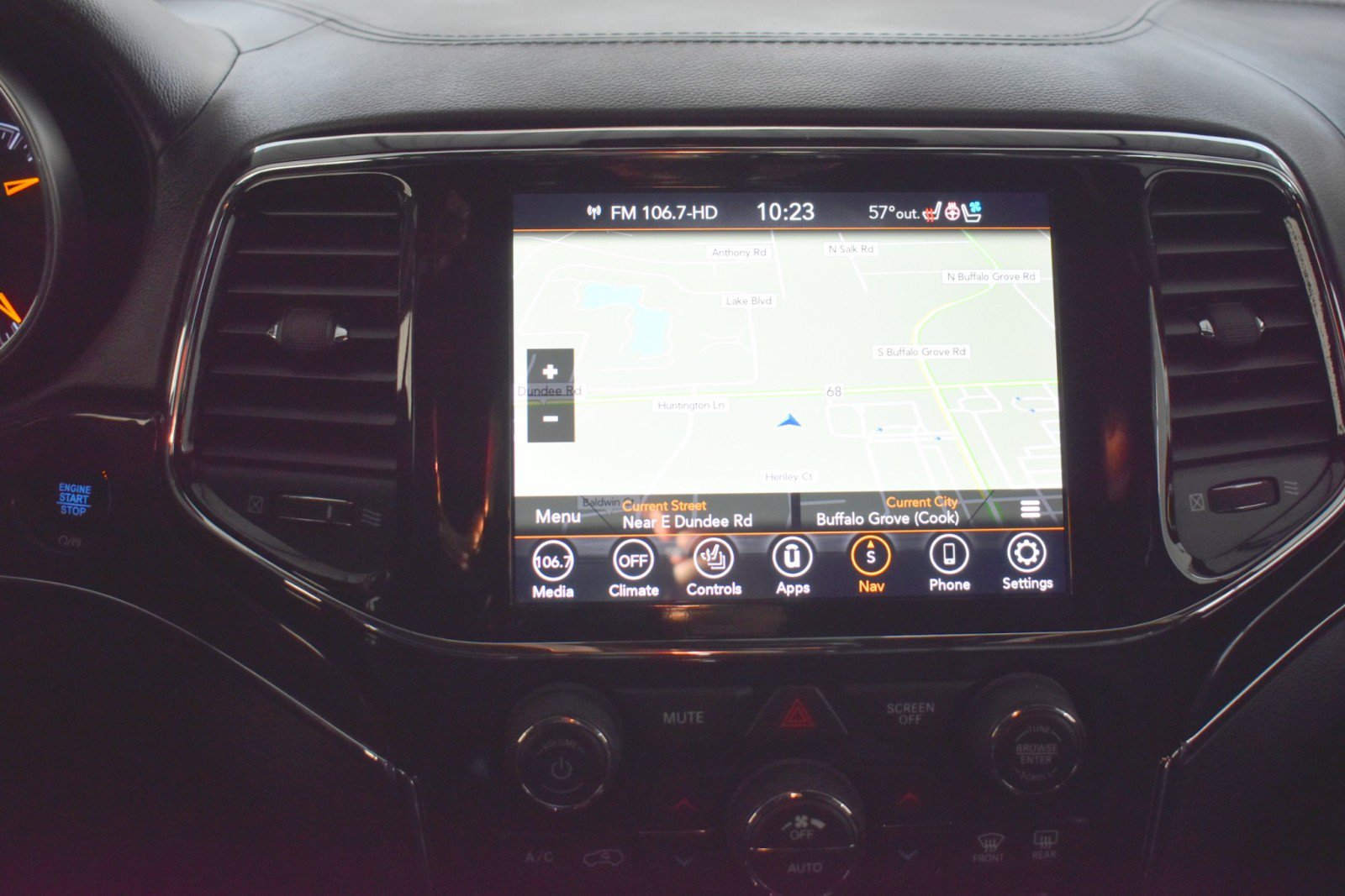 Used 2021 Jeep Grand Cherokee Overland AWD/4WD image 17