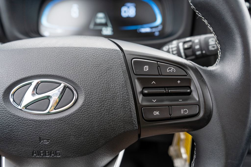 Certified 2023 Hyundai Venue SEL image 22