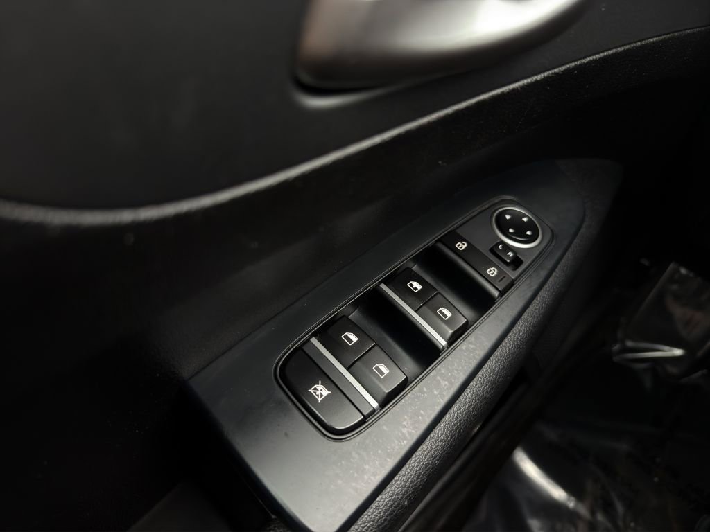 Used 2019 Kia Forte LXS image 11