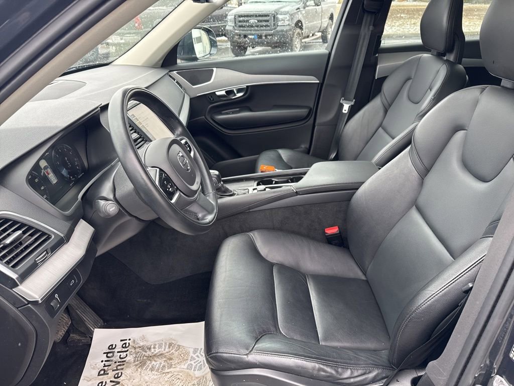Used 2022 Volvo XC90 T5 Momentum w/ Climate Package image 30