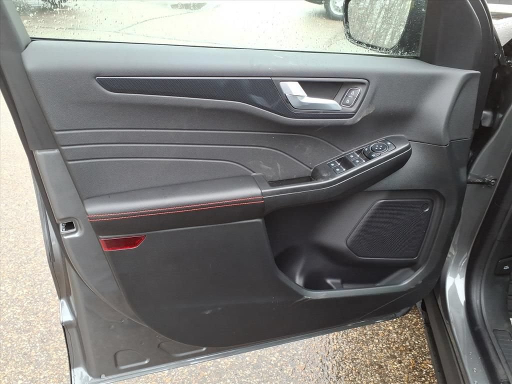 New 2026 Ford Escape ST-Line w/ Tech Pack #1 AWD/4WD image 15