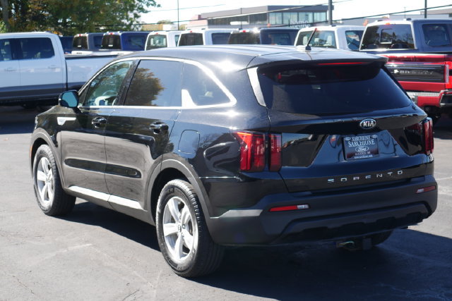 Used 2021 Kia Sorento LX FWD image 7