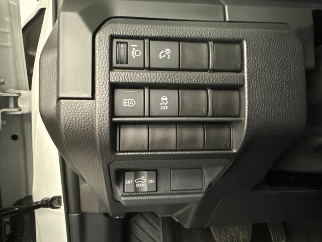 Used 2025 Toyota Tacoma SR AWD/4WD image 28
