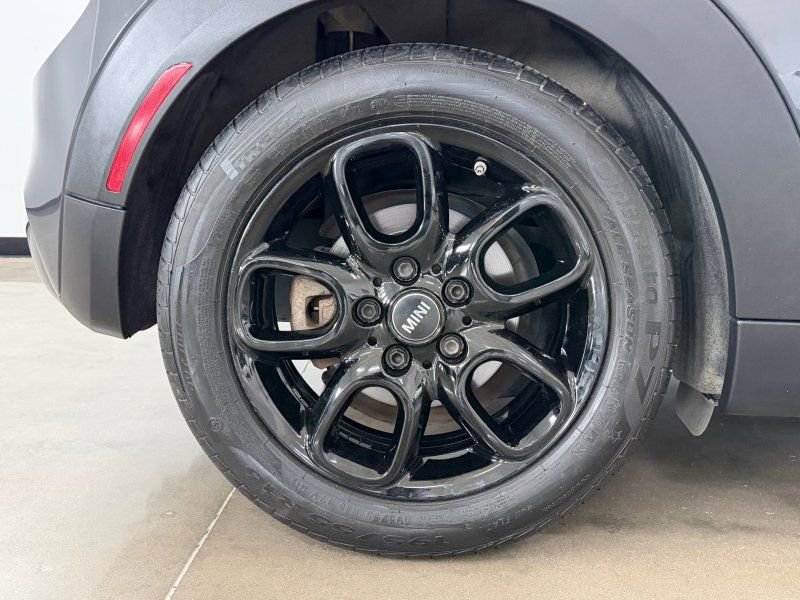 Used 2015 MINI Cooper S image 27