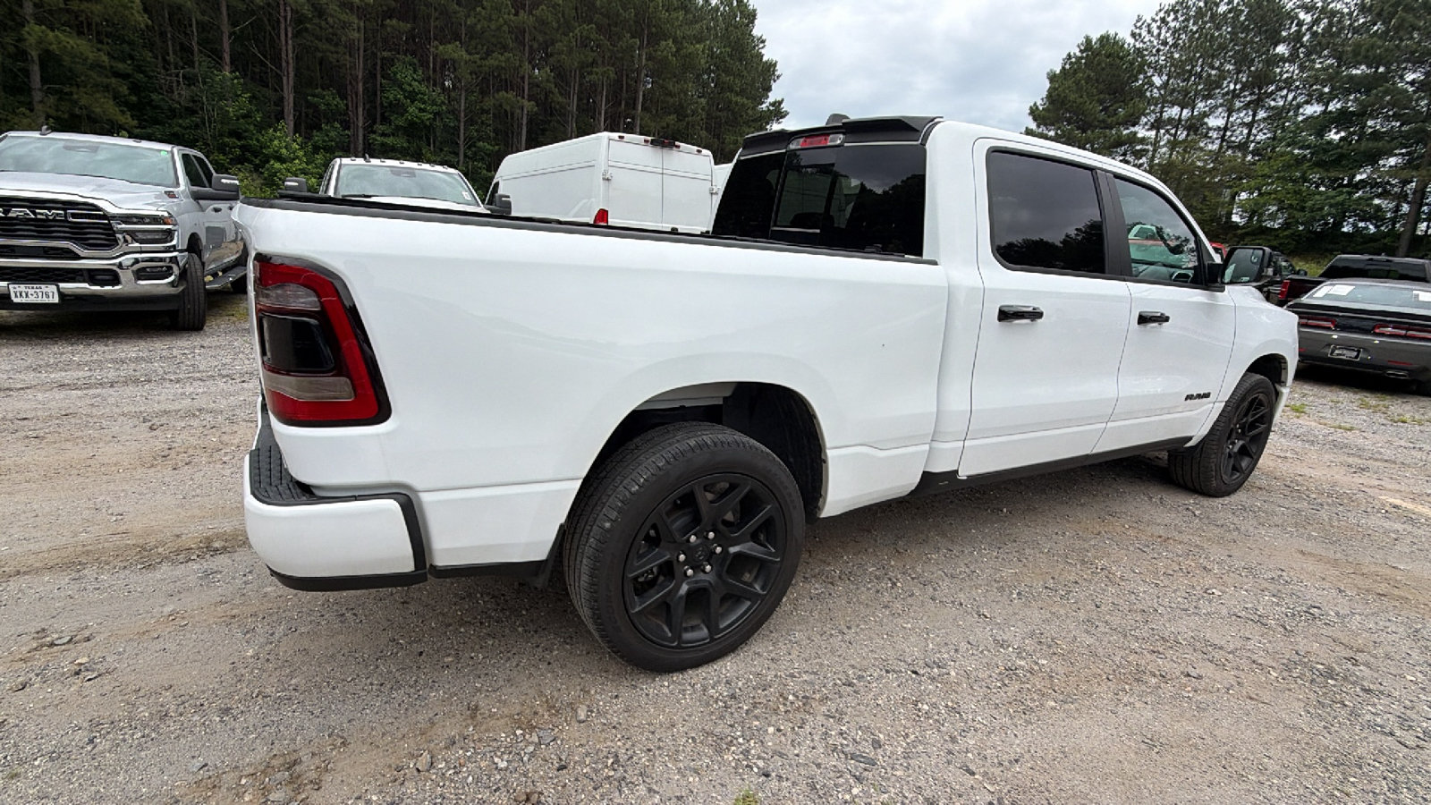 Used 2024 RAM 1500 Laramie AWD/4WD image 8