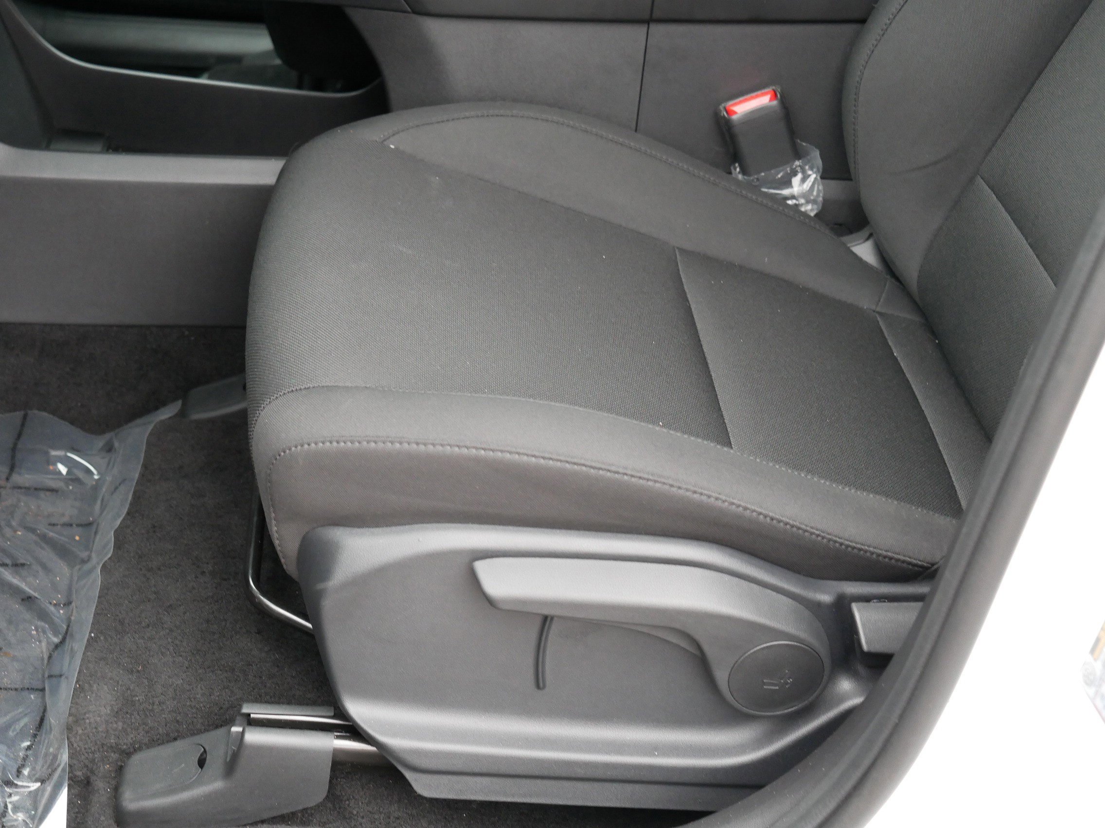 Certified 2026 Hyundai Santa Fe SE image 13