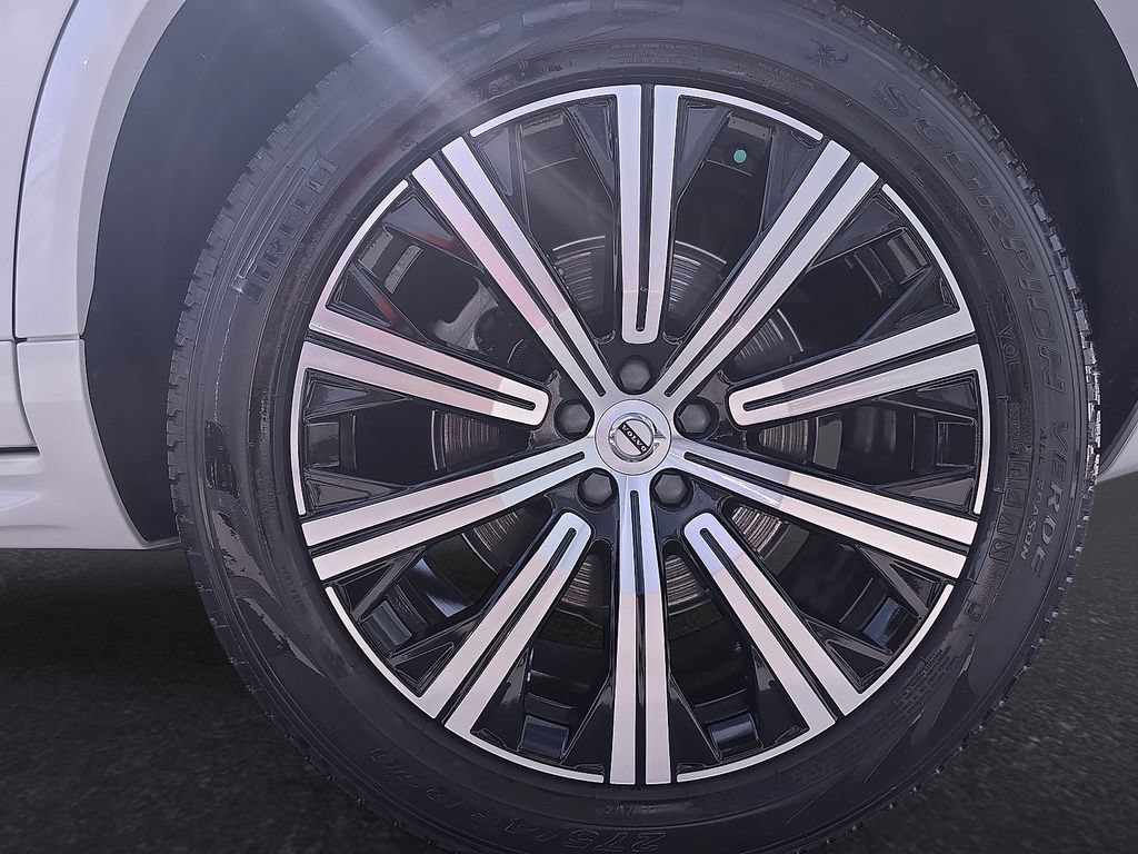 Used 2025 Volvo XC90 B6 Plus AWD/4WD image 46