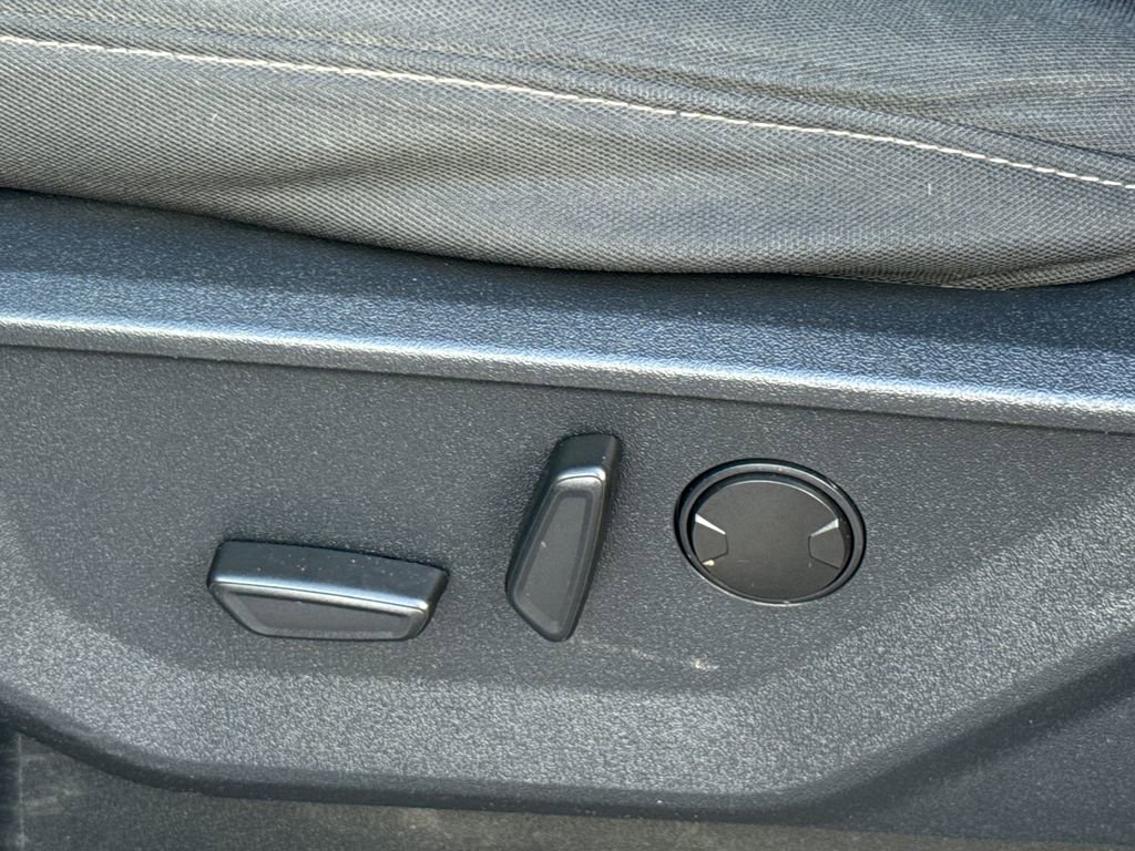 Certified 2022 Ford F150 XLT w/ Equipment Group 302A High image 27