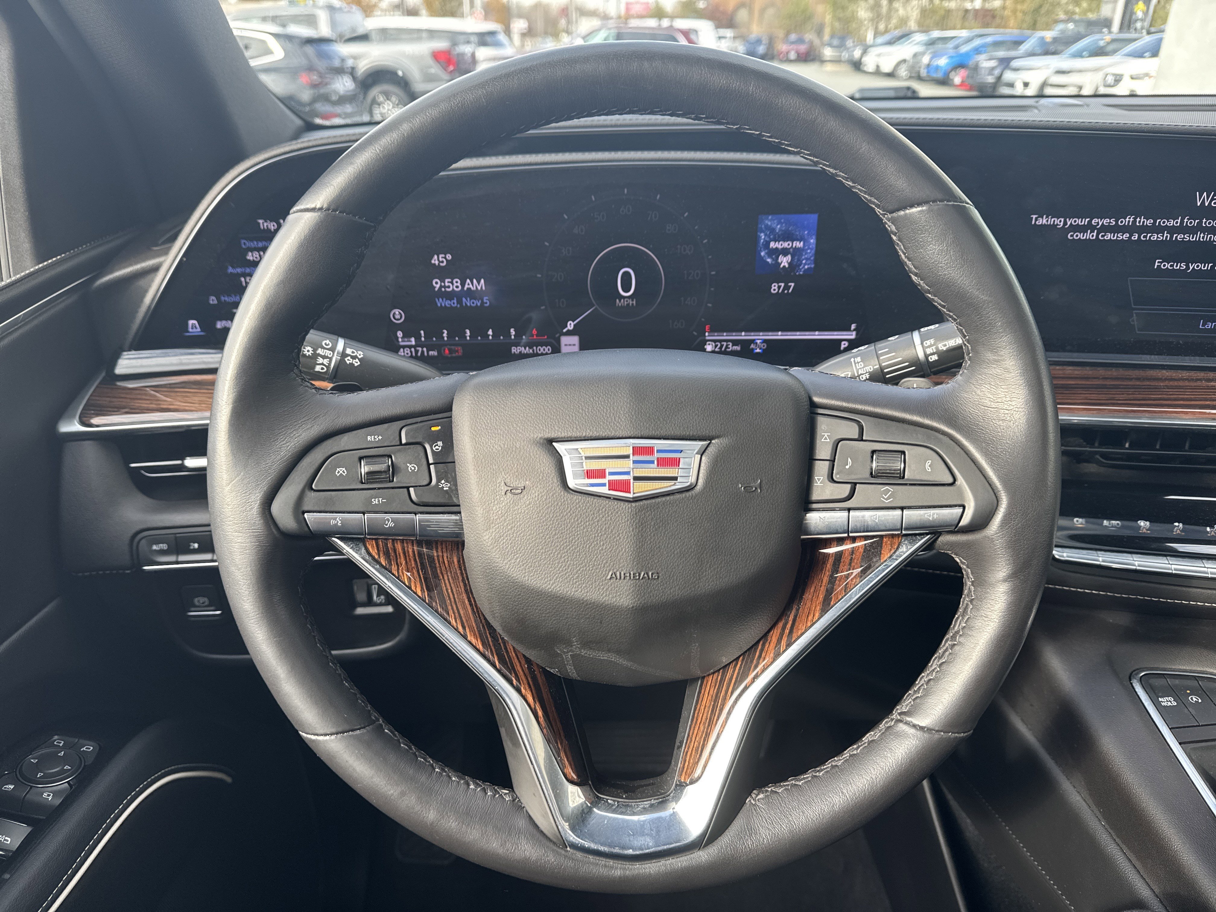 Used 2023 Cadillac Escalade Premium Luxury image 19