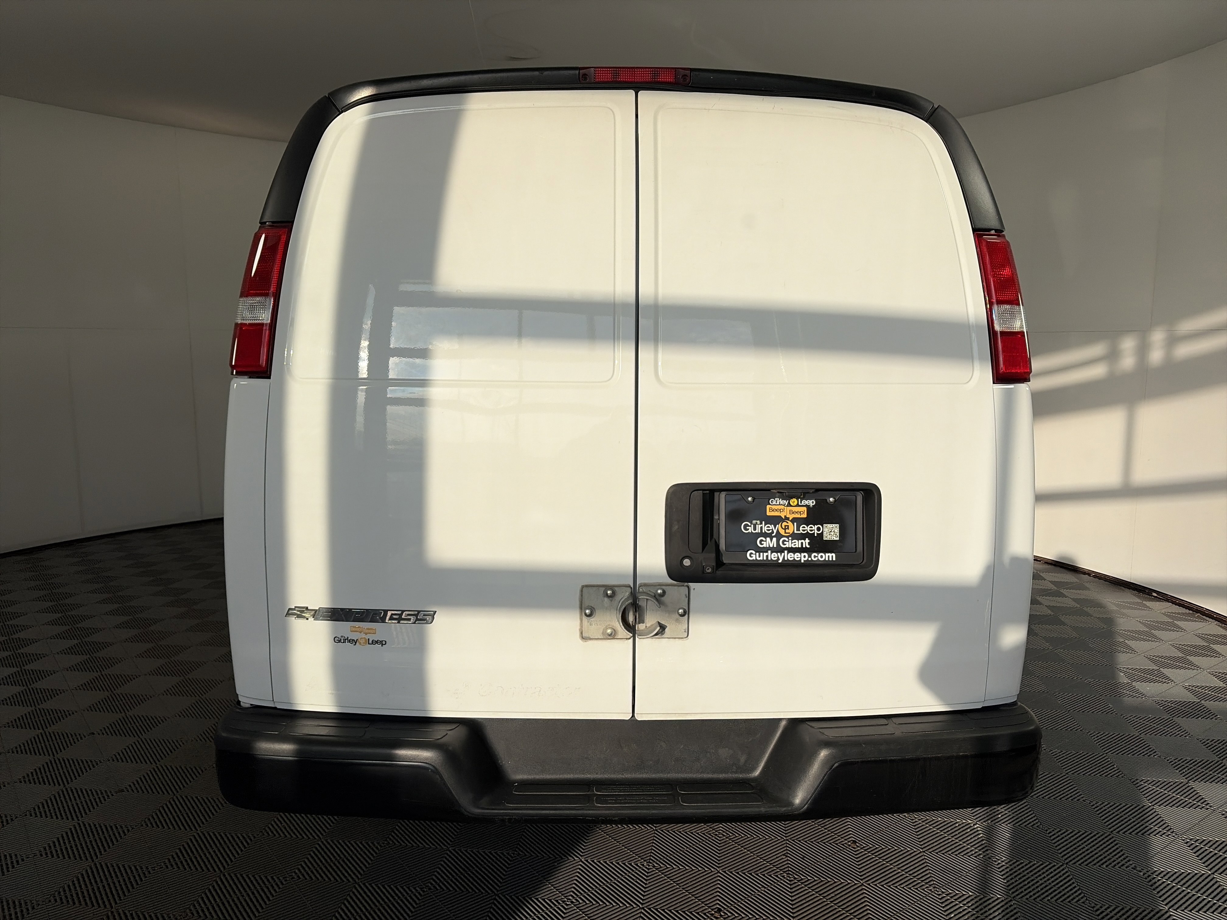 Used 2021 Chevrolet Express 2500 w/ Driver Convenience Package image 5