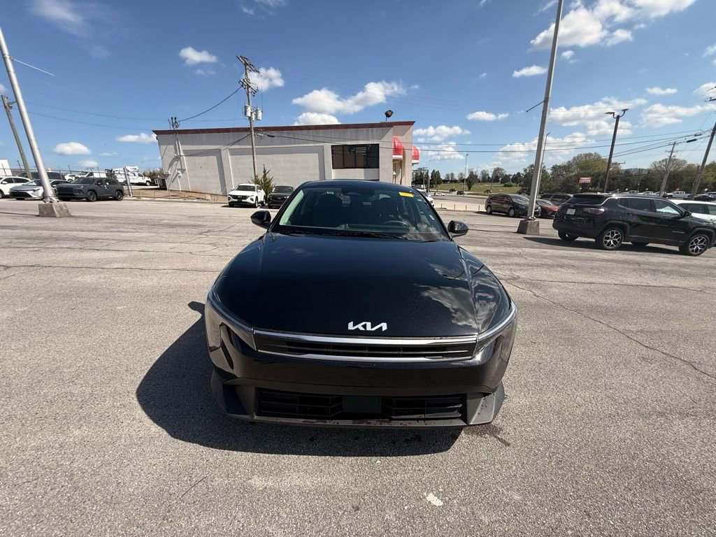 Used 2025 Kia K4 LXS image 1