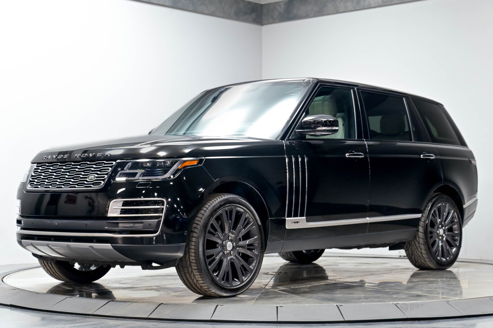 Used 2022 Land Rover Range Rover SV Autobiography Dynamic AWD/4WD image 2