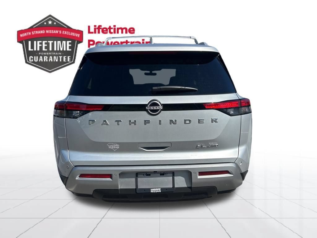 Used 2025 Nissan Pathfinder SL AWD/4WD image 4