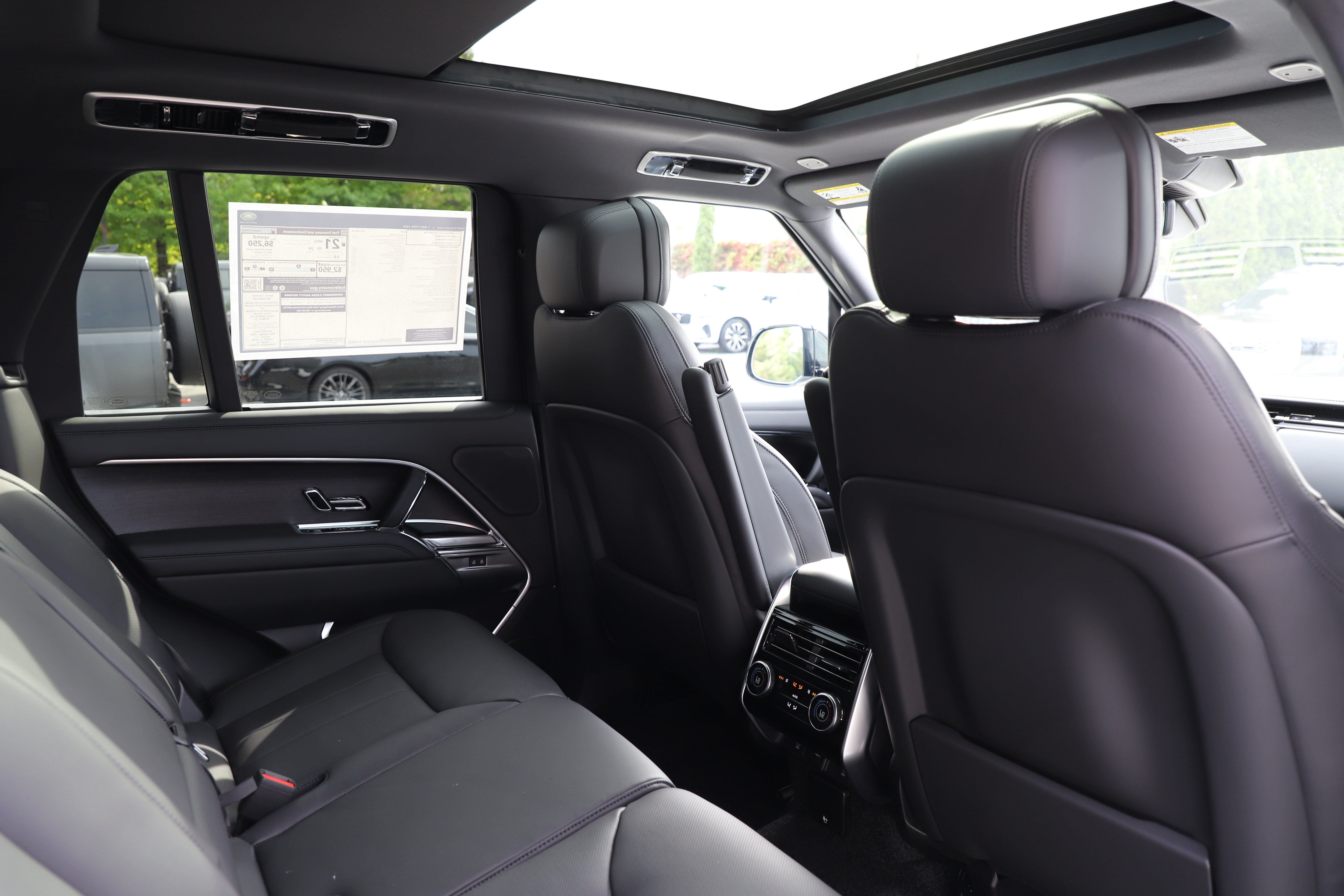 New 2026 Land Rover Range Rover SE AWD/4WD image 11