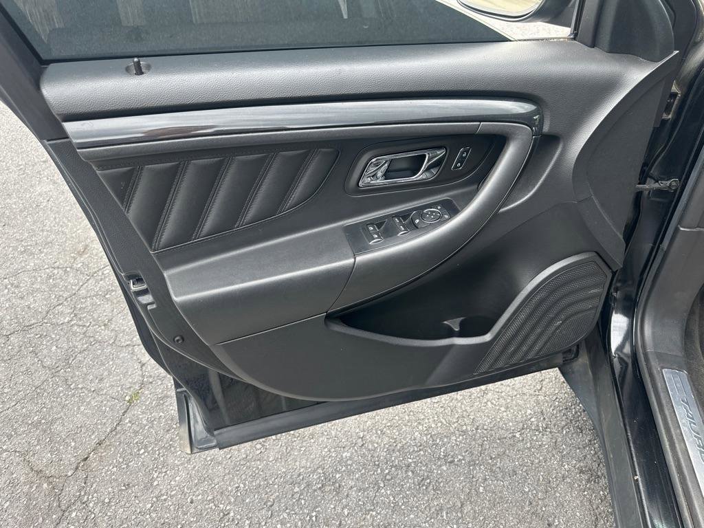 Used 2013 Ford Taurus SHO image 22