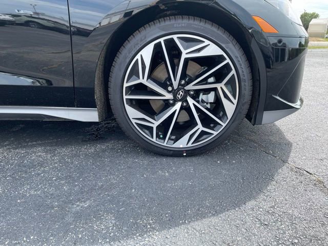 Used 2024 Hyundai Ioniq 6 Limited image 28