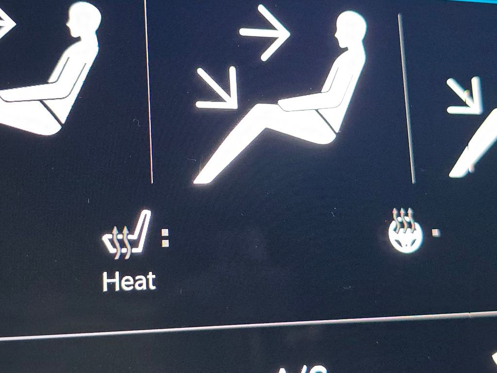 Used 2022 Chrysler Pacifica Touring-L image 4