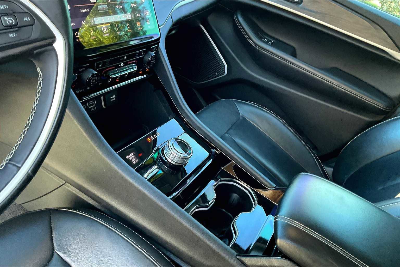 Used 2021 Jeep Grand Cherokee L Limited image 16