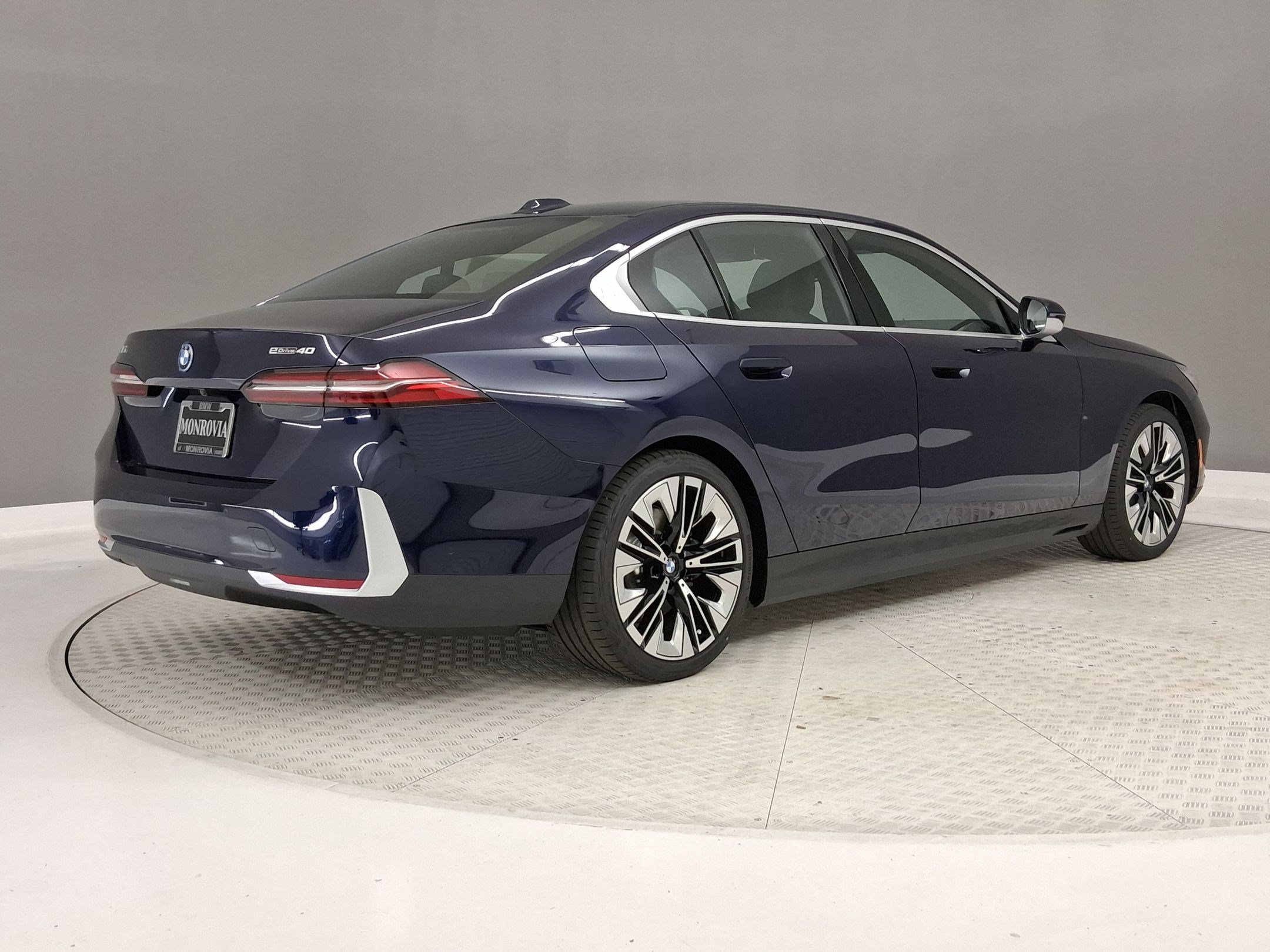 New 2027 BMW i5 eDrive40 RWD image 9