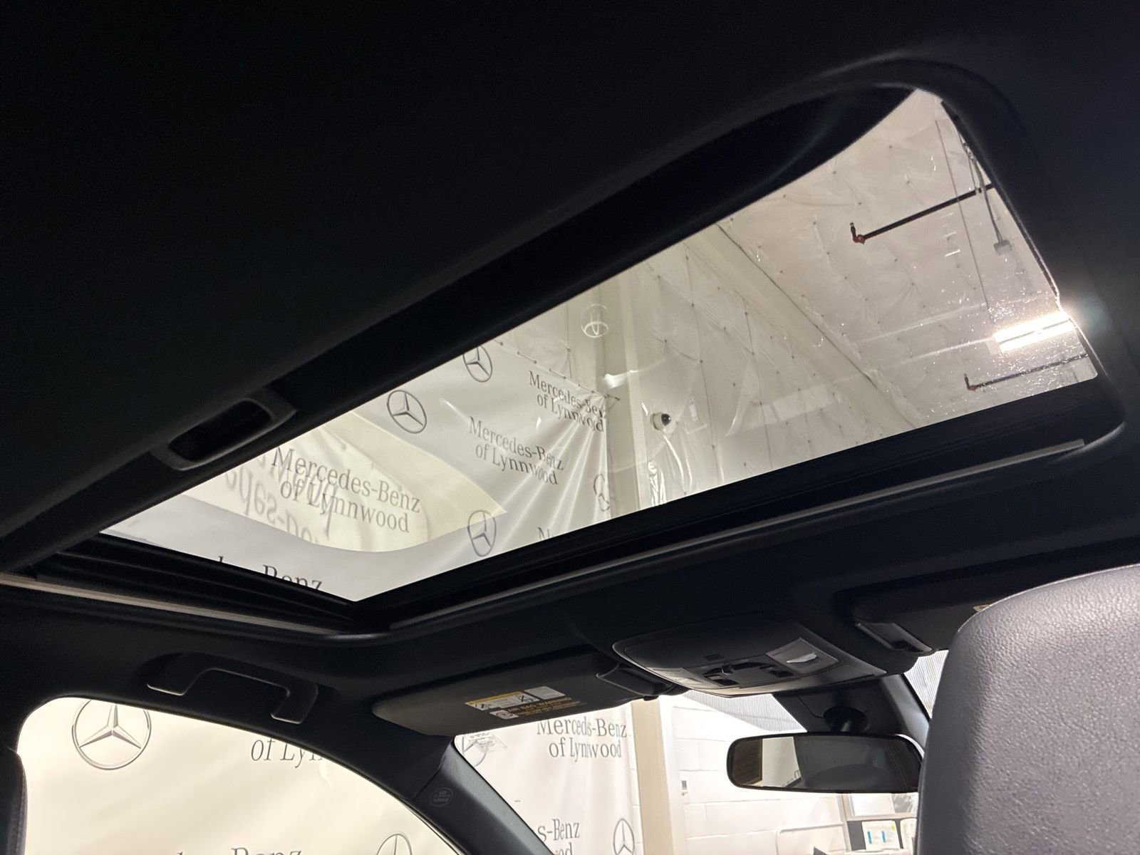 Used 2017 Toyota RAV4 SE image 12