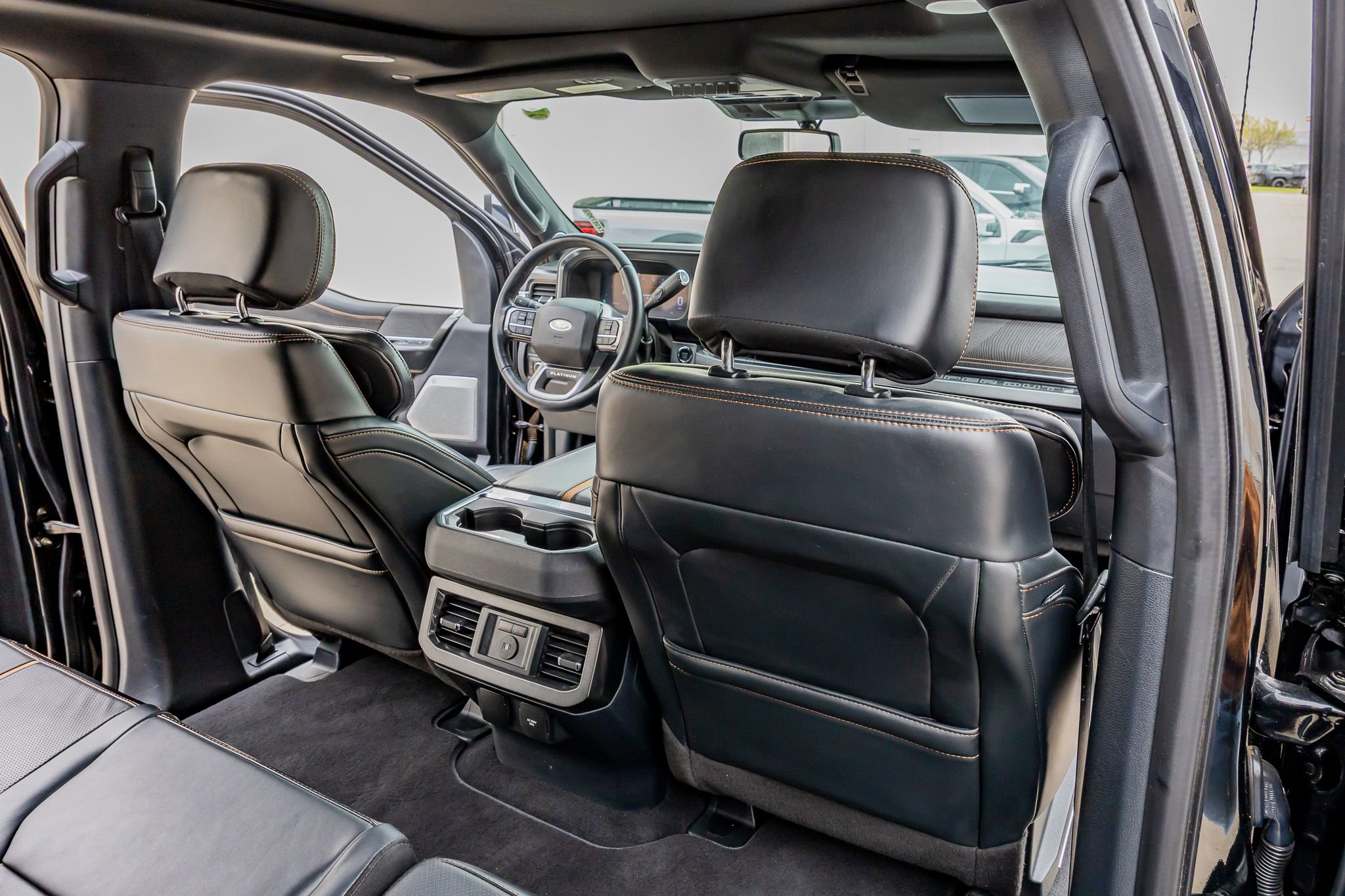 Used 2023 Ford F450 Platinum w/ FX4 Off-Road Package image 27