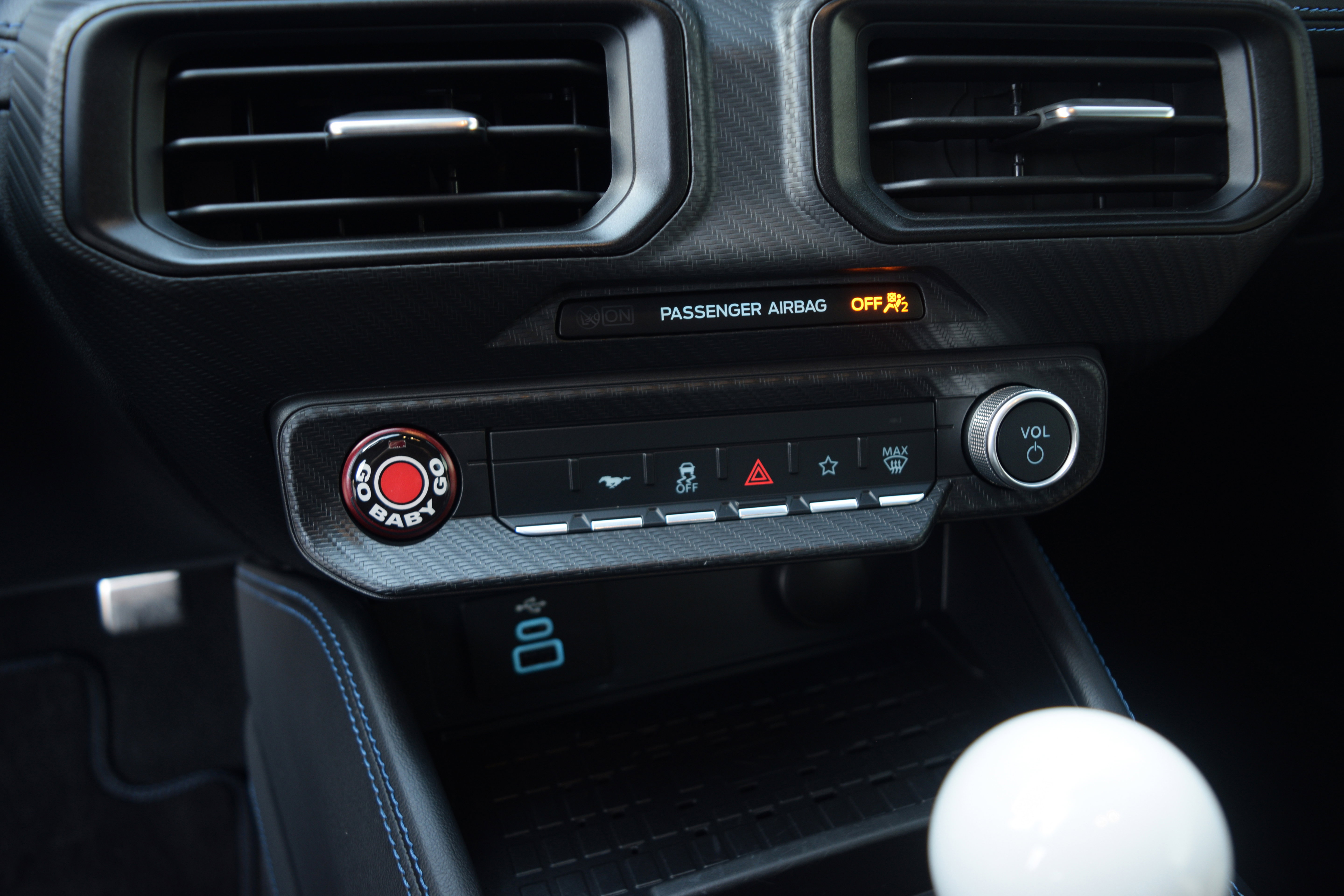 Used 2024 Ford Mustang Dark Horse image 11