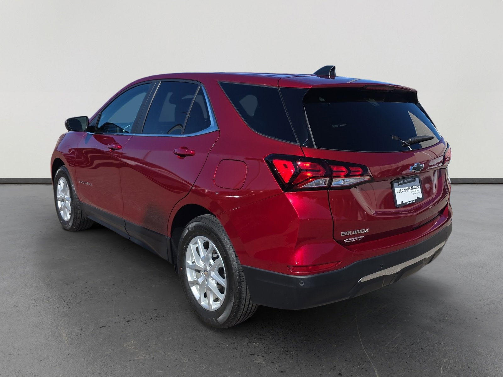 Used 2023 Chevrolet Equinox LT image 3