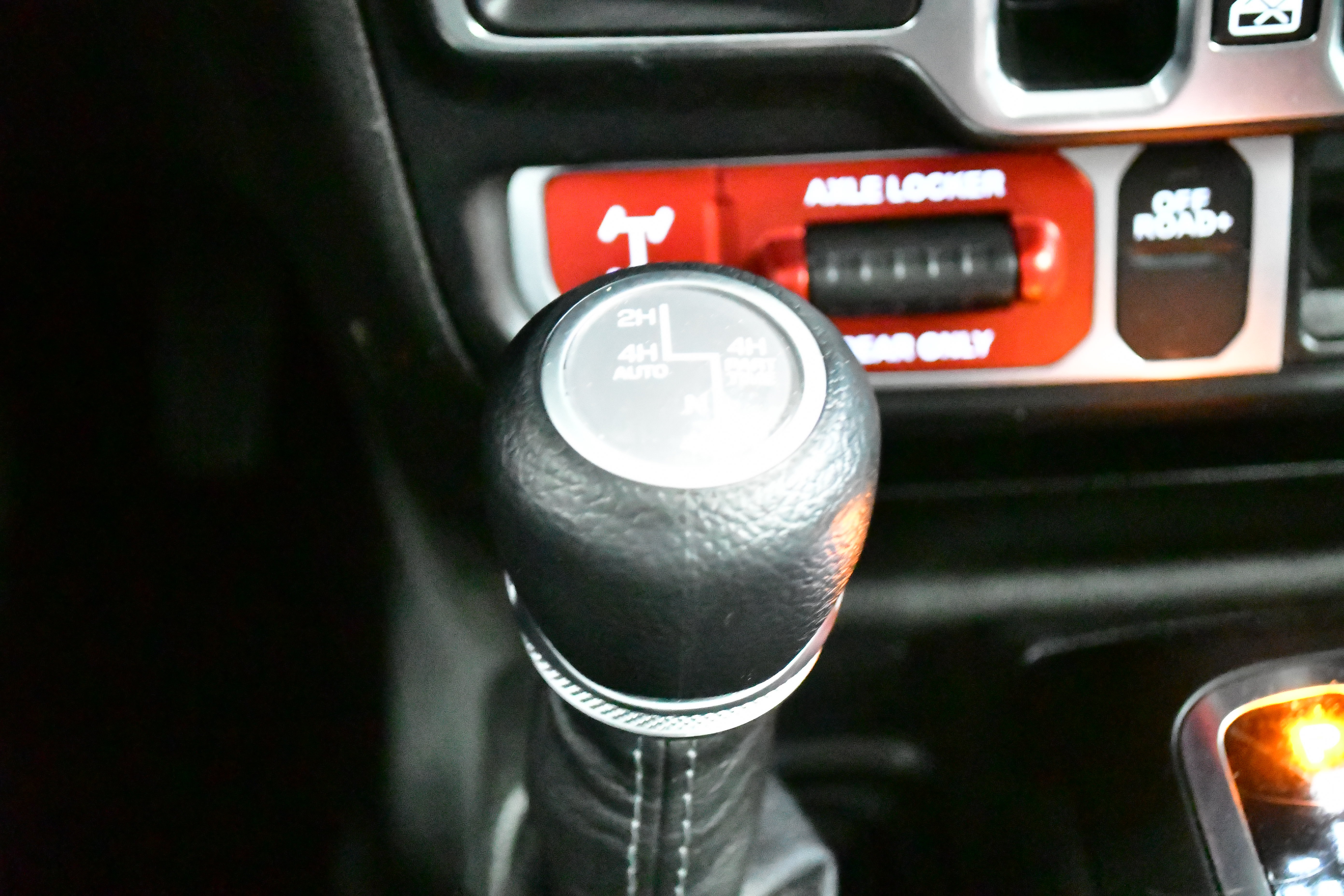 Used 2024 Jeep Wrangler Unlimited AWD/4WD image 29