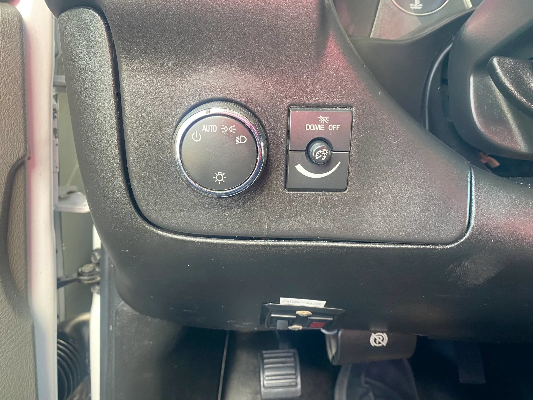 Used 2017 Chevrolet Express 4500 Extended RWD image 15