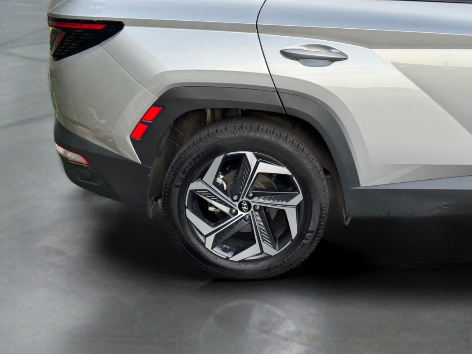 Used 2024 Hyundai Tucson Limited AWD/4WD image 15