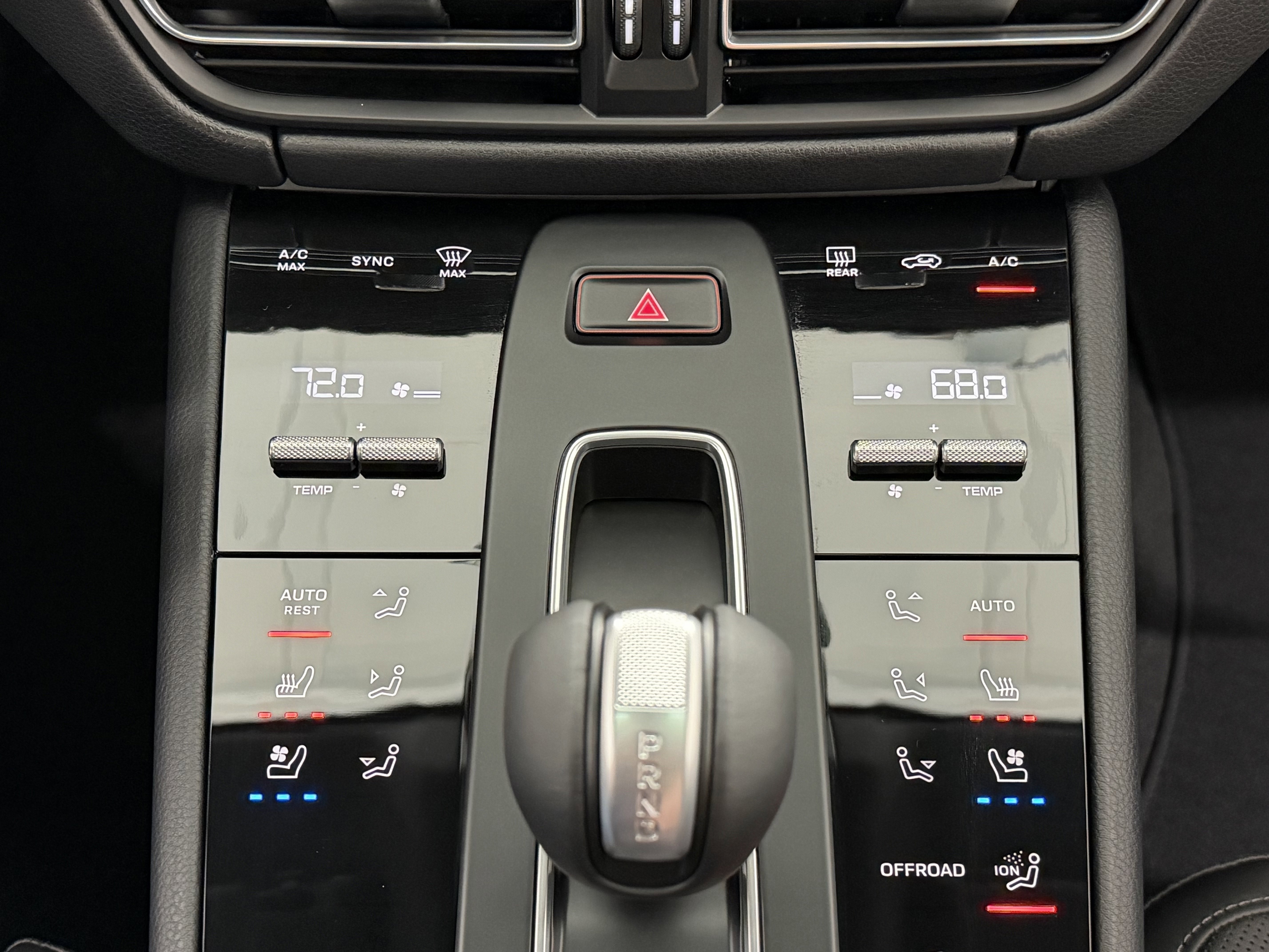 New 2026 Porsche Macan image 40