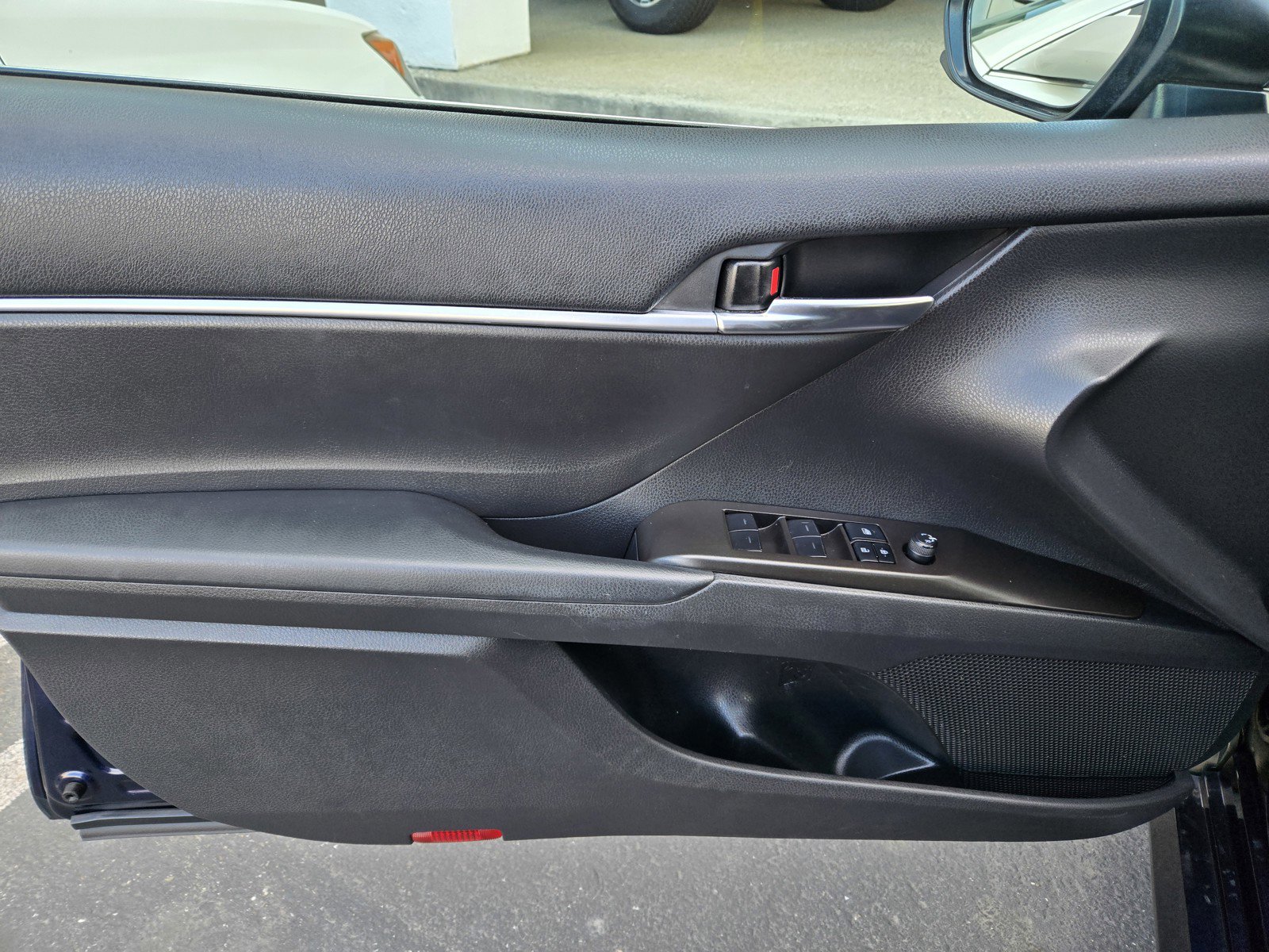 Used 2022 Toyota Camry LE FWD image 16