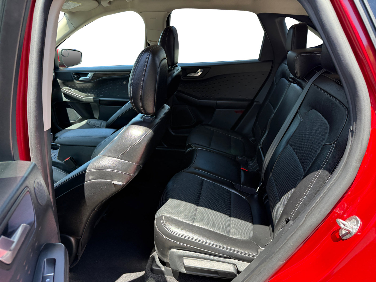 Used 2020 Ford Escape Titanium w/ Titanium Premium Package 2.0 FWD image 16