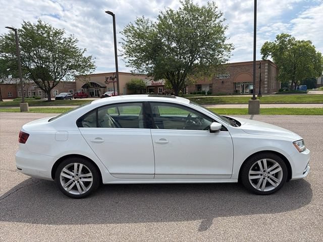 Used 2017 Volkswagen Jetta SEL FWD image 9
