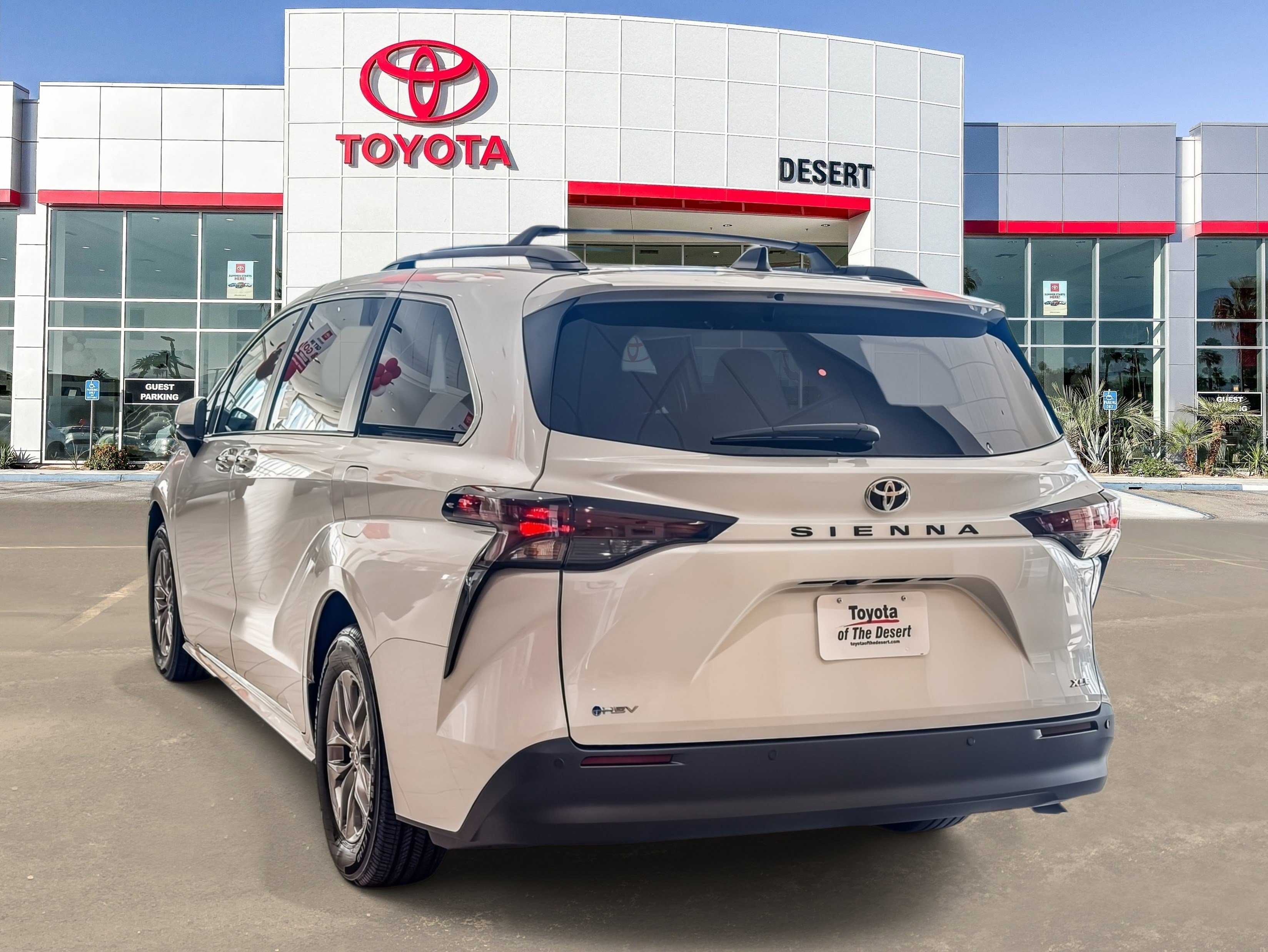 New 2026 Toyota Sienna XLE FWD image 5