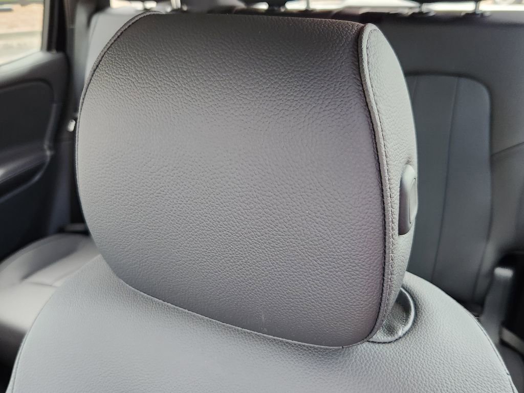 Used 2026 Mercedes-Benz GLB 250 4MATIC image 14