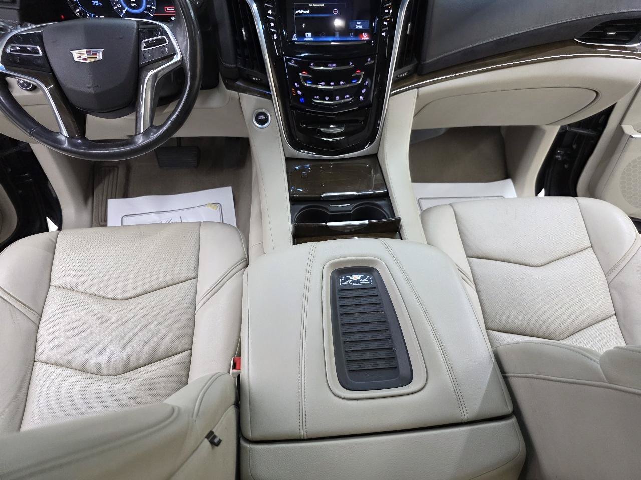 Used 2018 Cadillac Escalade Premium Luxury AWD/4WD image 30