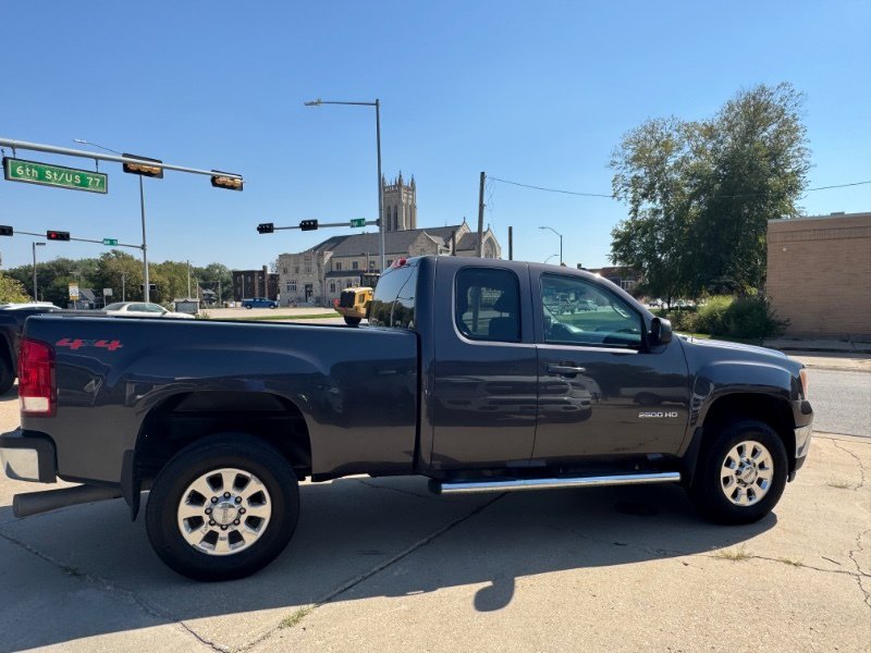 Used 2011 GMC Sierra 2500 SLT w/ SLT Convenience Package image 3
