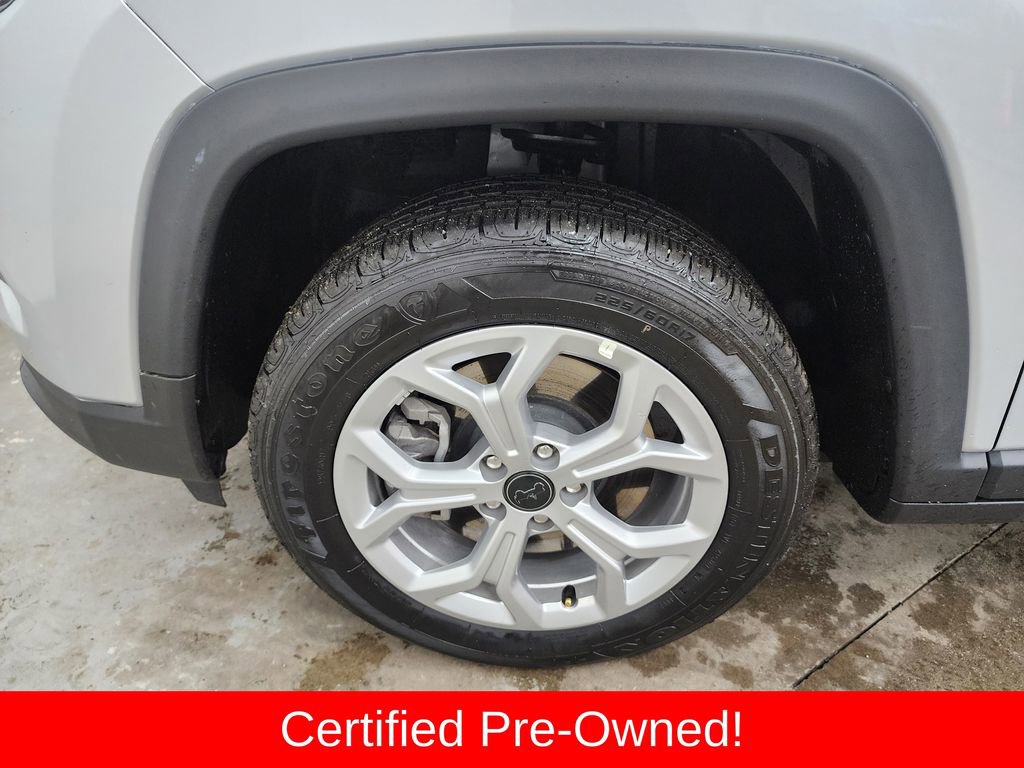 Certified 2025 Jeep Compass Latitude image 33
