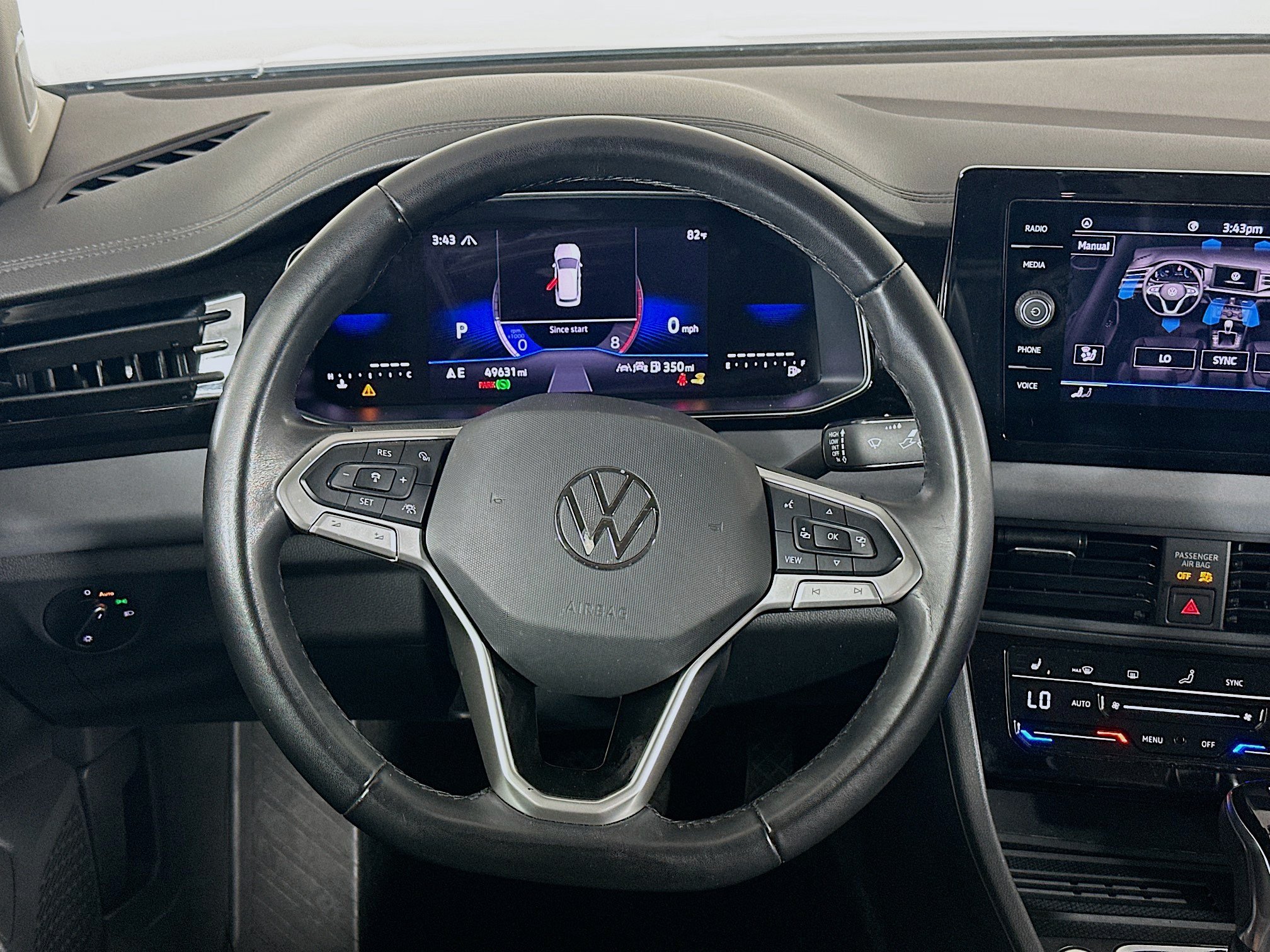 Used 2025 Volkswagen Jetta SE FWD image 18