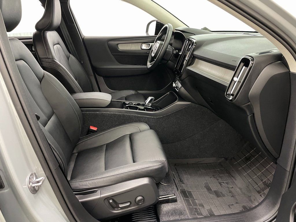 Used 2026 Volvo XC40 B5 Plus w/ Protection Package Premier image 38