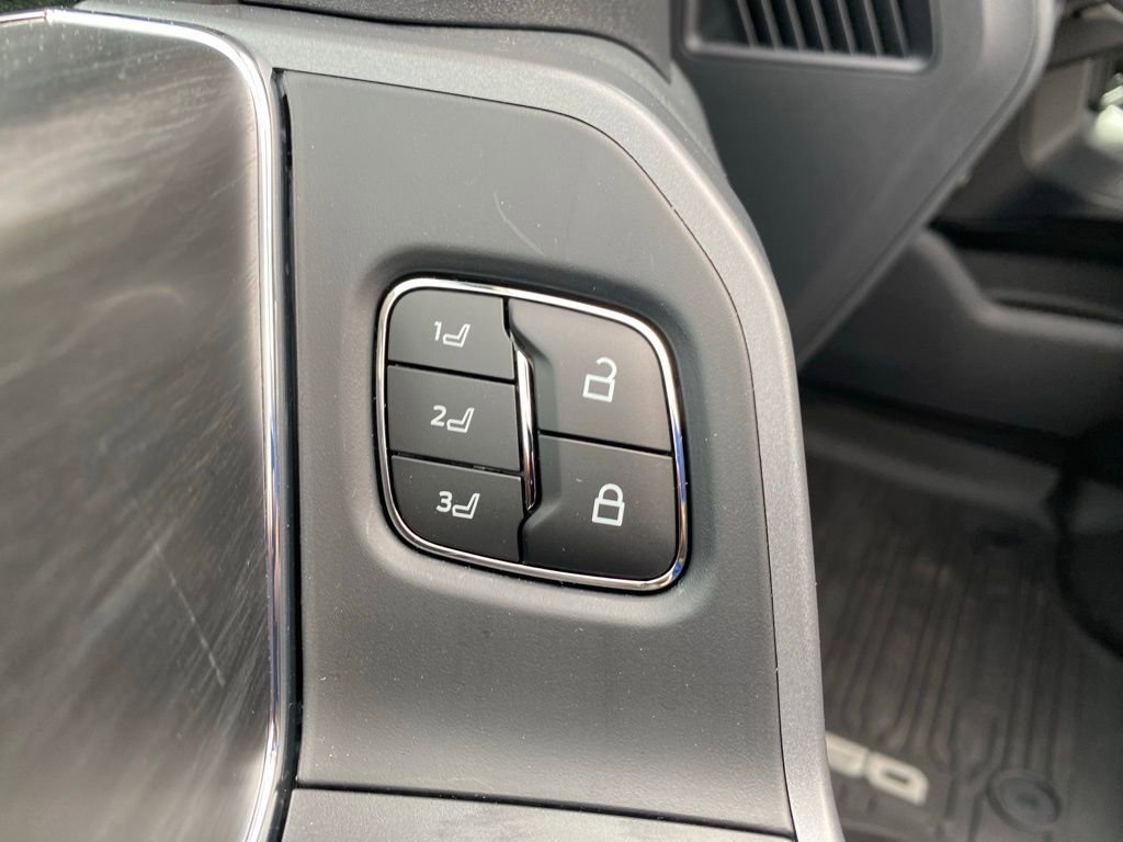 New 2025 Ford F150 Lariat w/ Equipment Group 501A Mid image 13