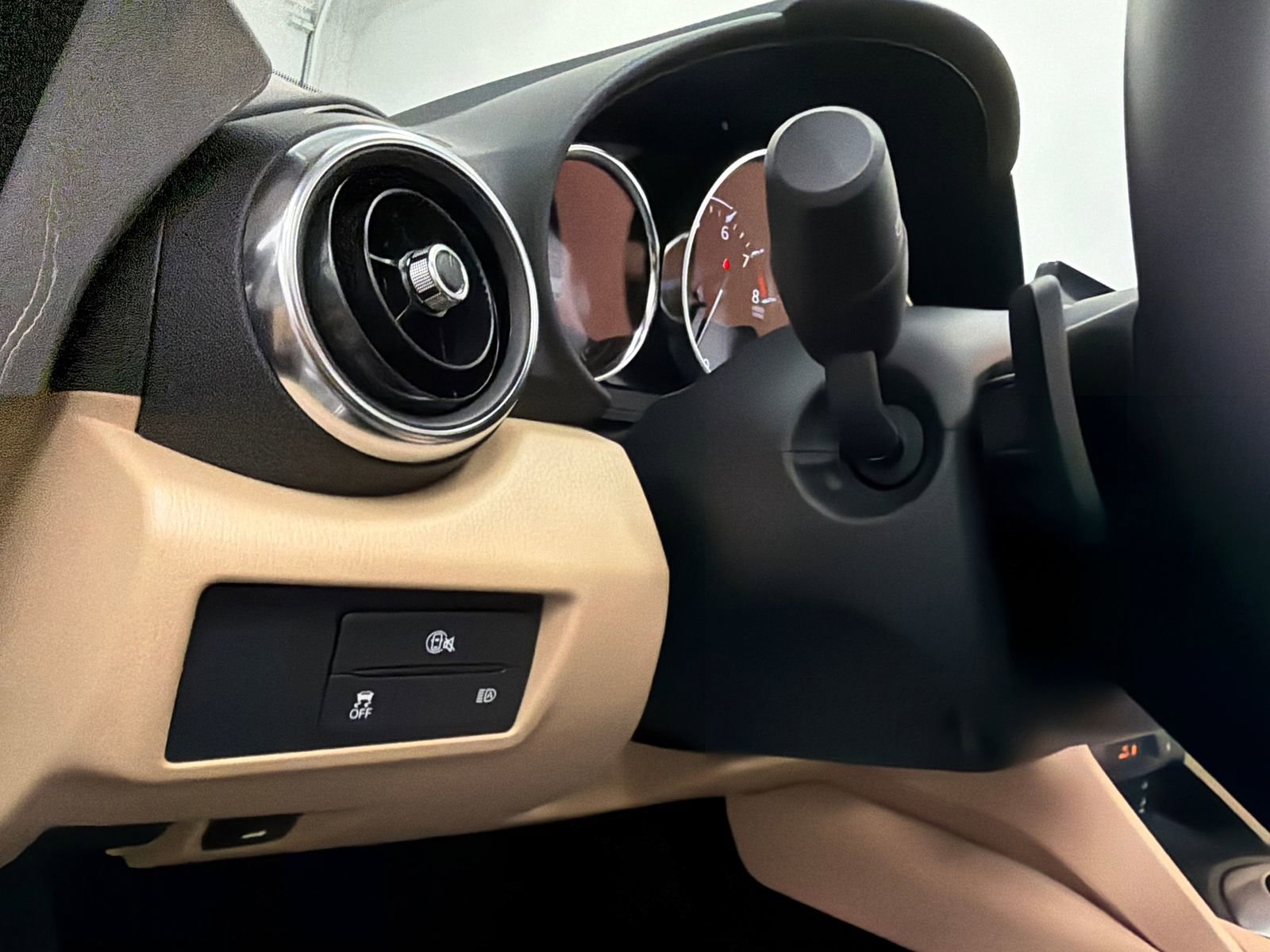 Used 2024 MAZDA MX-5 Miata Grand Touring w/ Appearance Package image 30