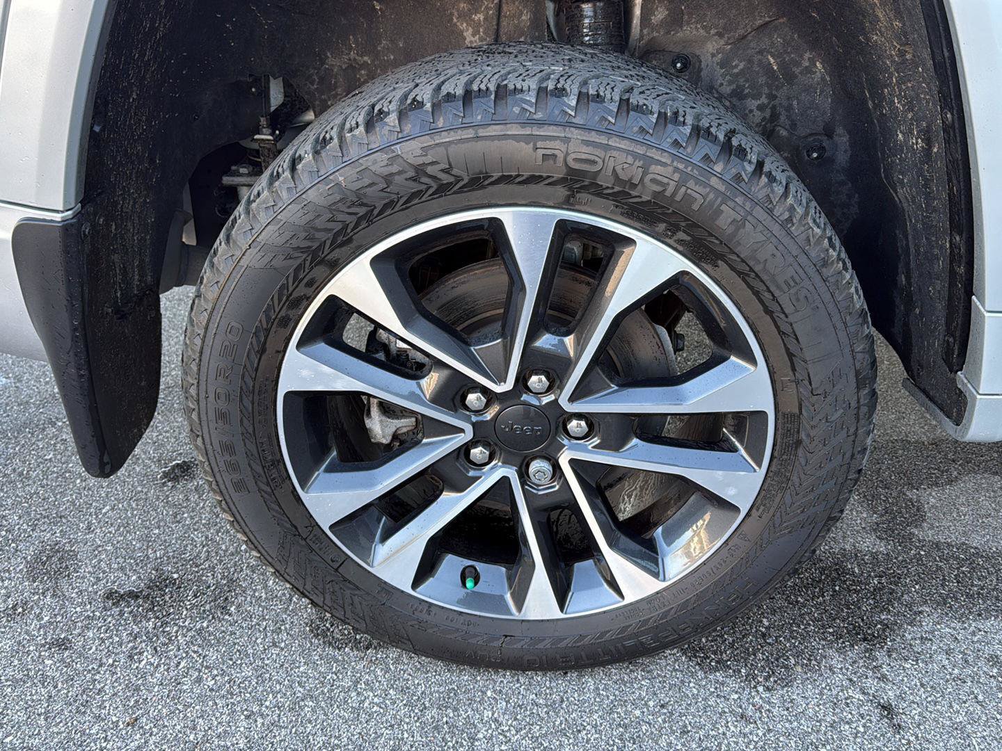Used 2022 Jeep Grand Cherokee L Overland w/ Advanced Protech Group III AWD/4WD image 14